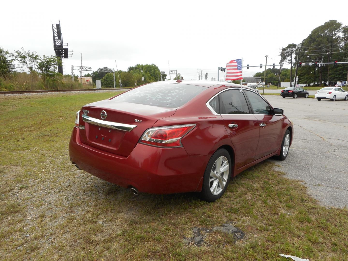 2015 Red Nissan Altima 2.5 S (1N4AL3AP0FC) with an 2.5L L4 DOHC 16V engine, Continuously Variable Transmission transmission, located at 2553 Airline Blvd, Portsmouth, VA, 23701, (757) 488-8331, 36.813889, -76.357597 - ***VEHICLE TERMS*** Down Payment: $999 Weekly Payment: $100 APR: 23.9% Repayment Terms: 42 Months *** CALL ELIZABETH SMITH - DIRECTOR OF MARKETING @ 757-488-8331 TO SCHEDULE YOUR APPOINTMENT TODAY AND GET PRE-APPROVED RIGHT OVER THE PHONE*** - Photo#5